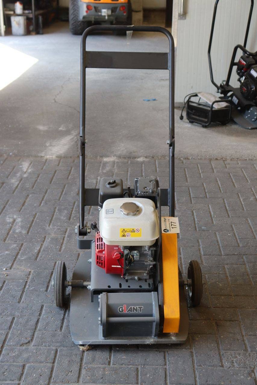 Giant GP1950G Petrol Vibratory Plate 2025