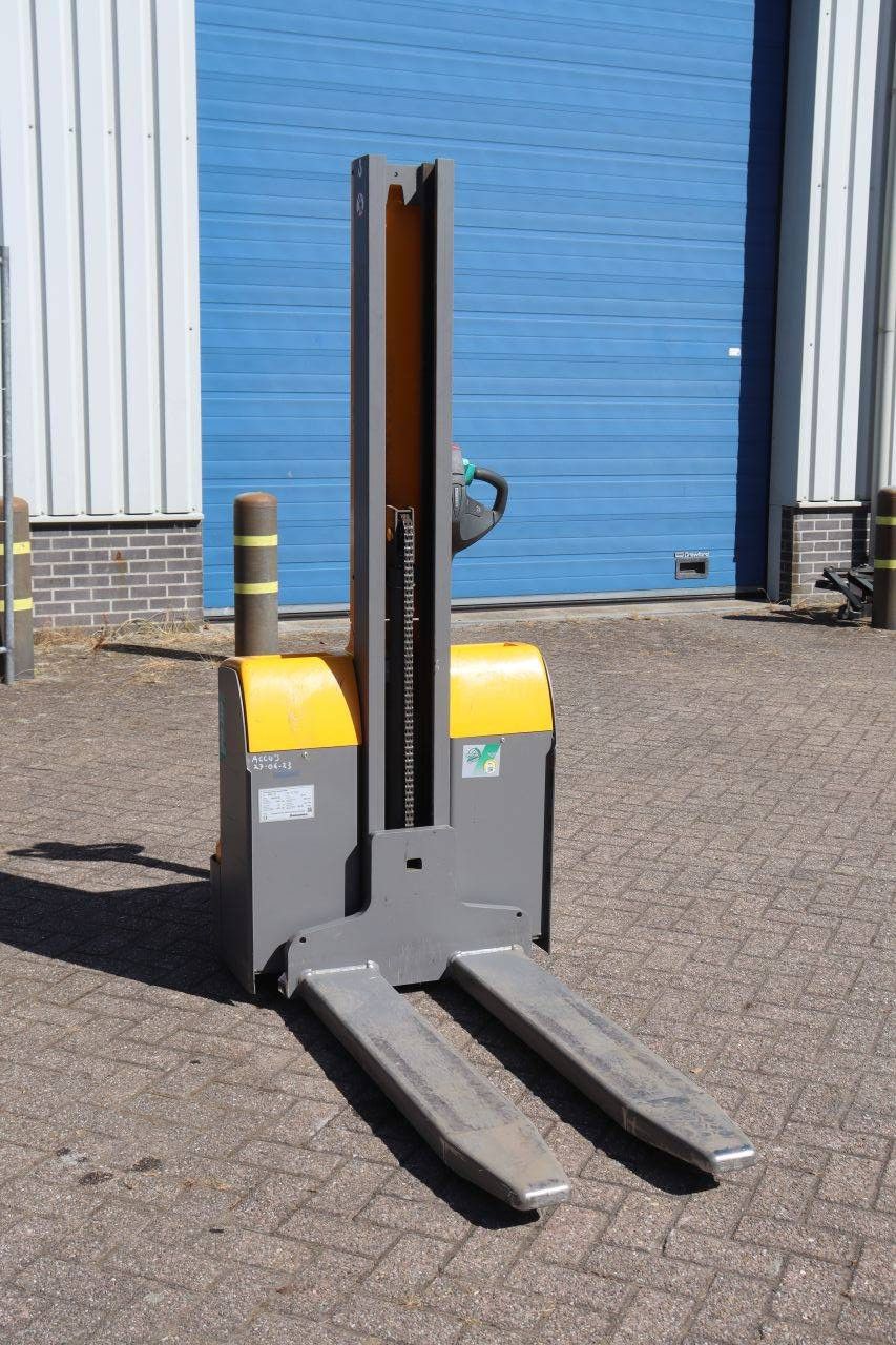 Stacker Jungheinrich EMC 110 Electric 1000kg 2018