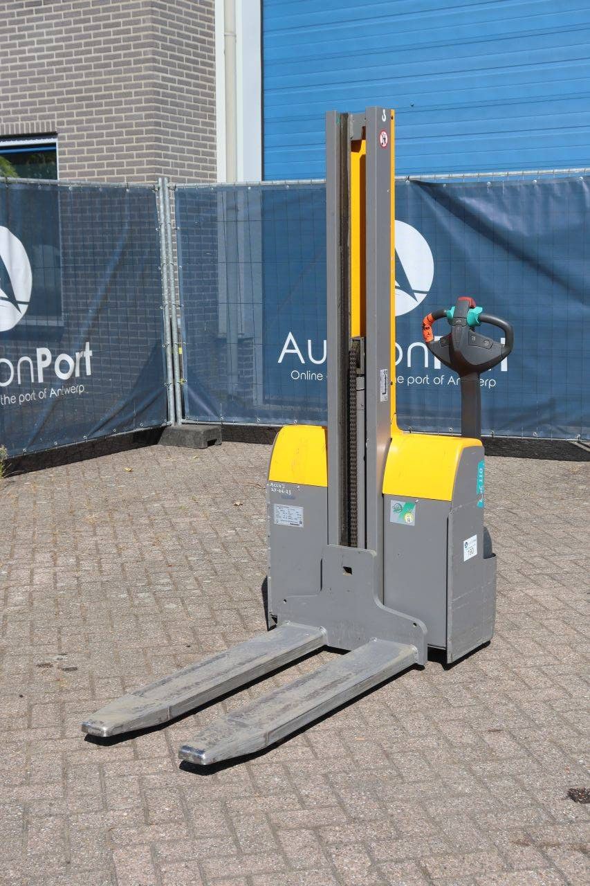 Stacker Jungheinrich EMC 110 Electric 1000kg 2018