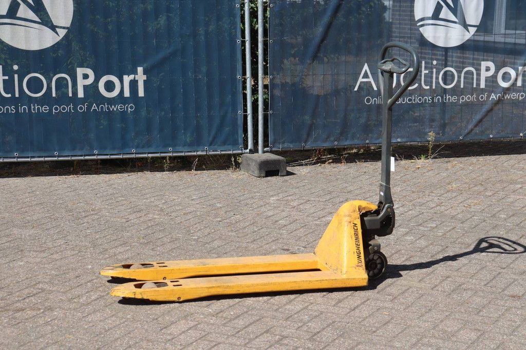 Jungheinrich AM 22 Manual Pallet Truck 2200kg 2018