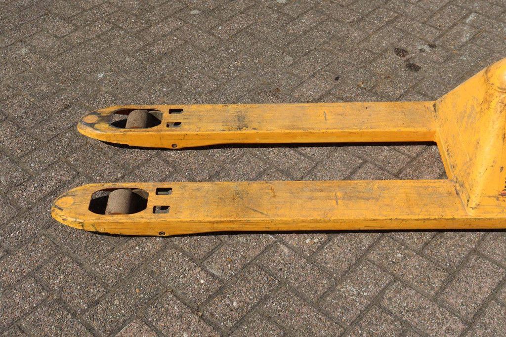 Jungheinrich AM 22 Manual Pallet Truck 2200kg 2018