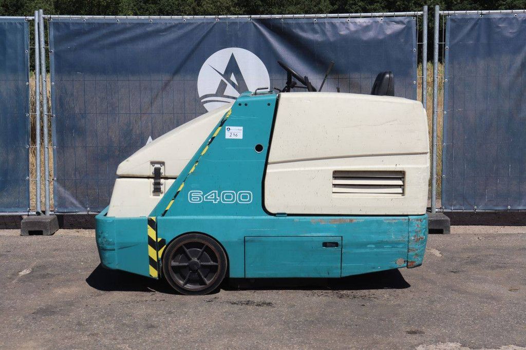 Kehrmaschine Tennant 6400 Diesel 12kW 2002
