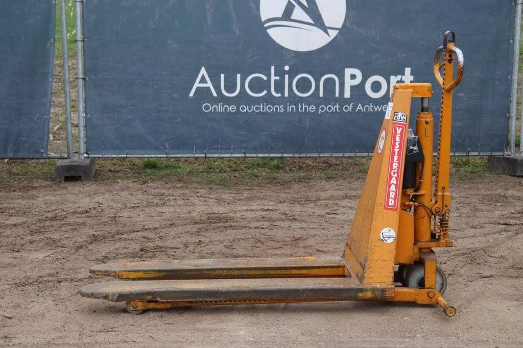 Pallet truck Vestergaard 116-089 B 800kg 1989