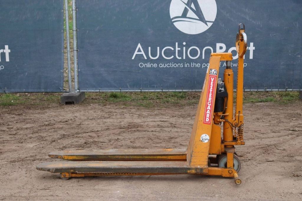 Pallet truck Vestergaard 116-089 B 800kg 1989
