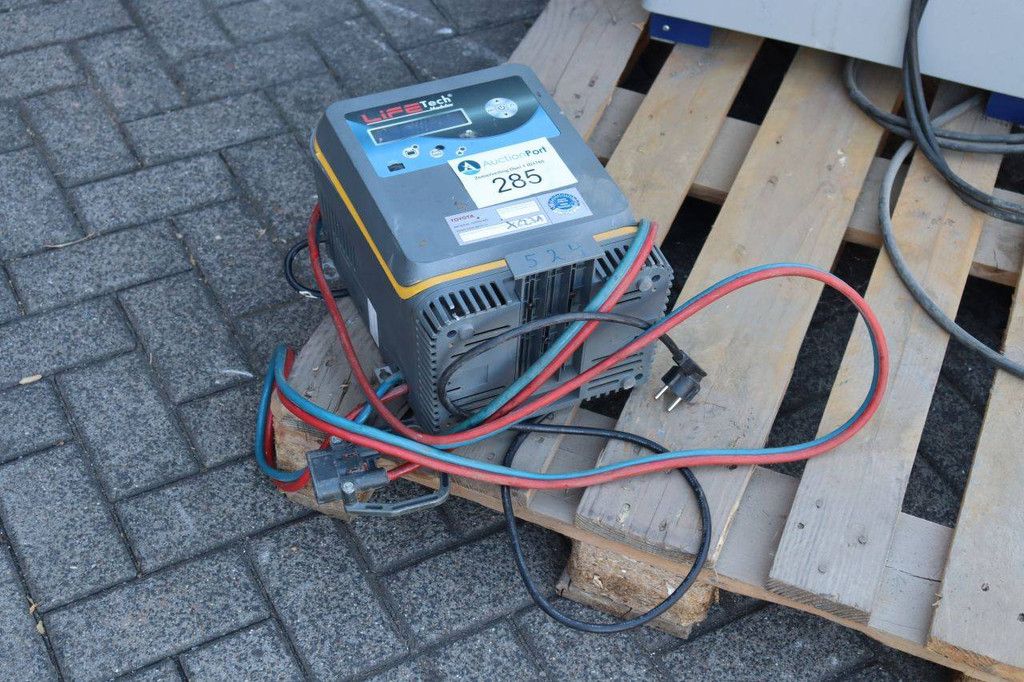 Battery charger EnerSys LifeTech Modular 24V