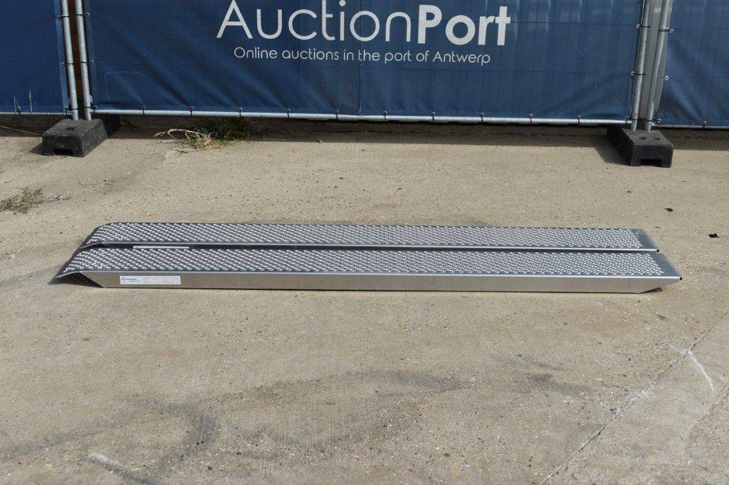 Loading ramps 1000kg 250cm New