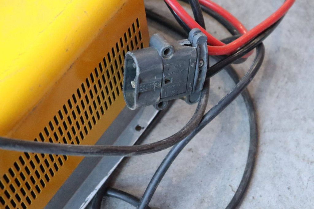 Hawker 24V Battery Charger