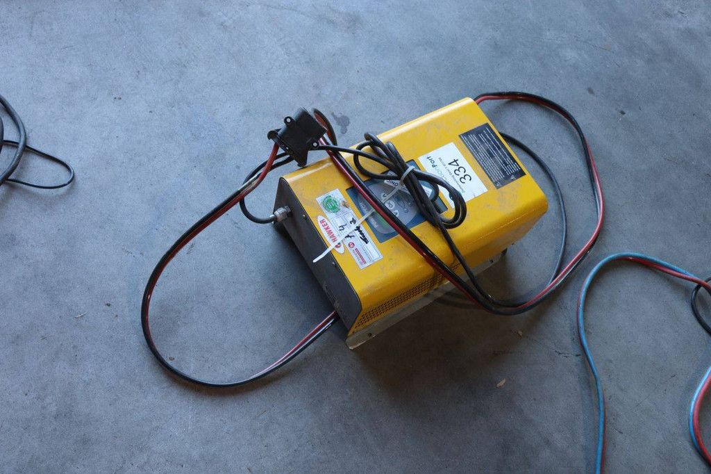 Hawker 24V Battery Charger