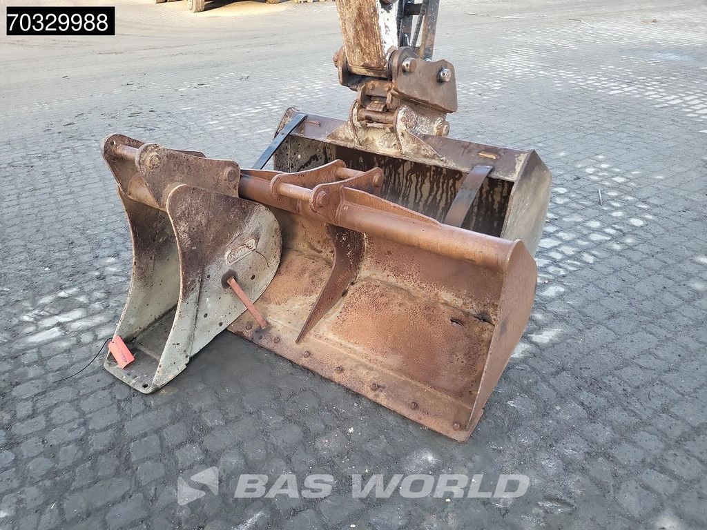 Bobcat E85 A/C - 3 Buckets