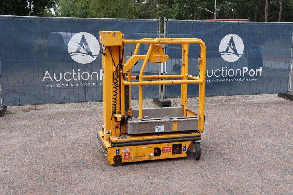 Electric Mast Lift 200kg