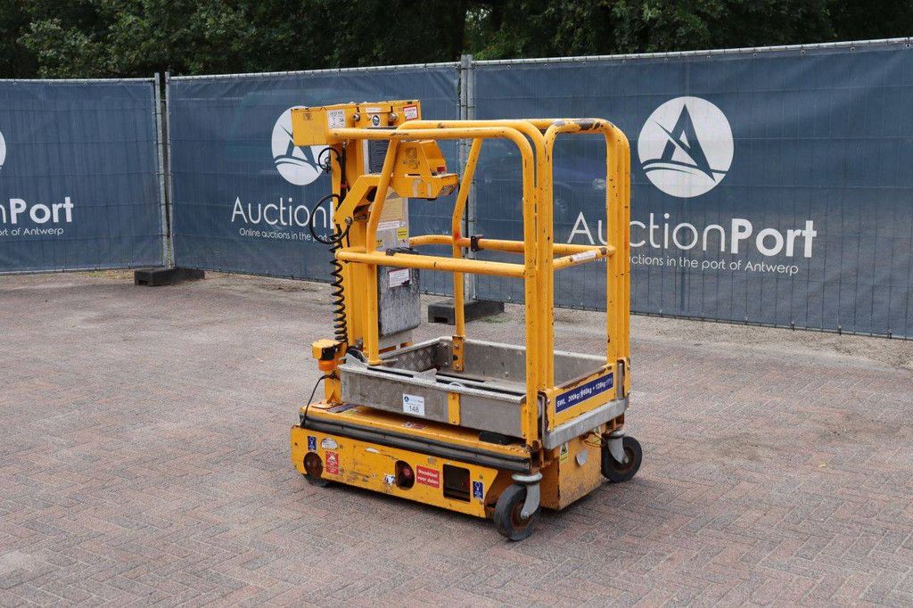 Electric Mast Lift 200kg