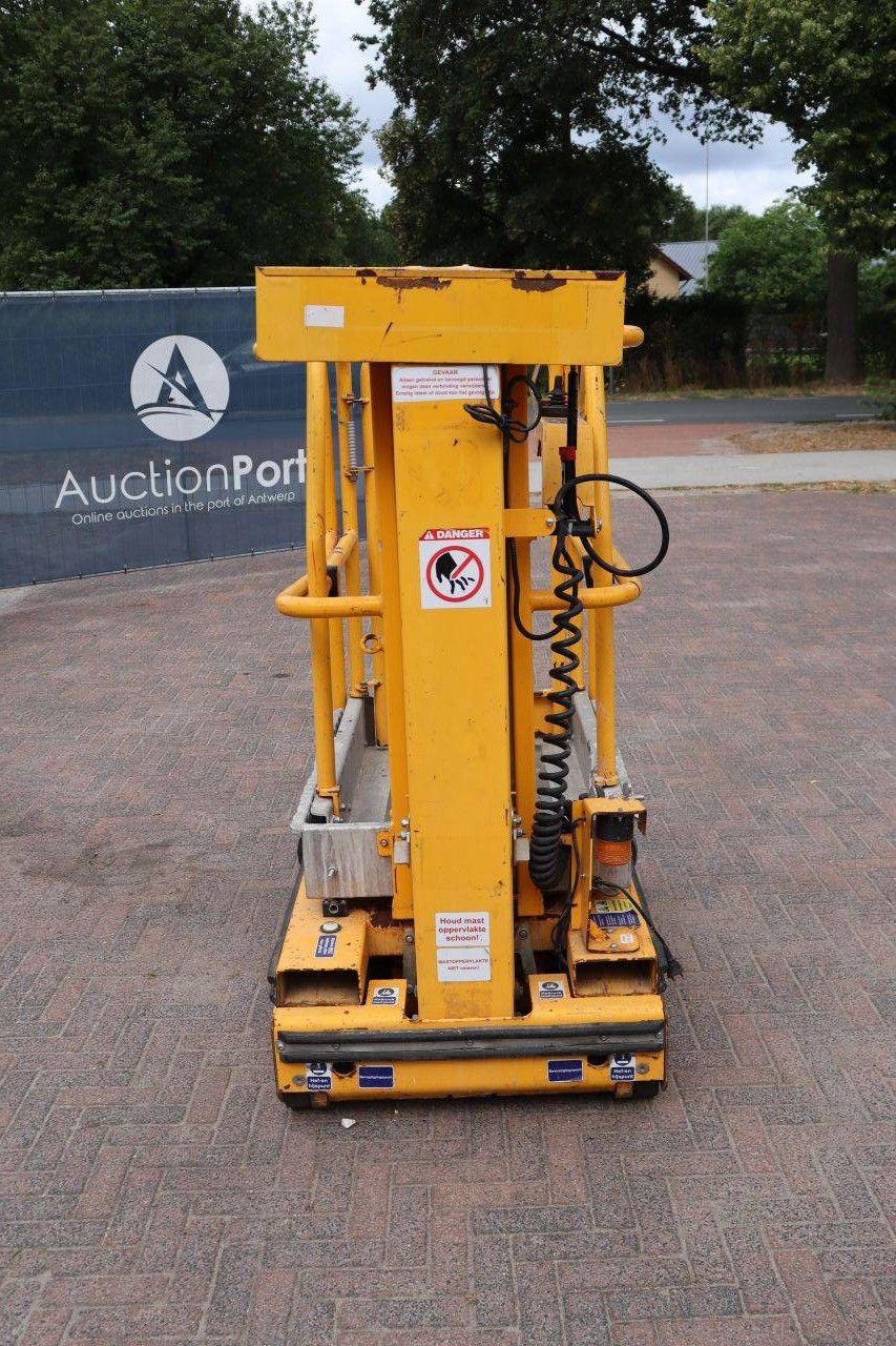 Electric Mast Lift 200kg