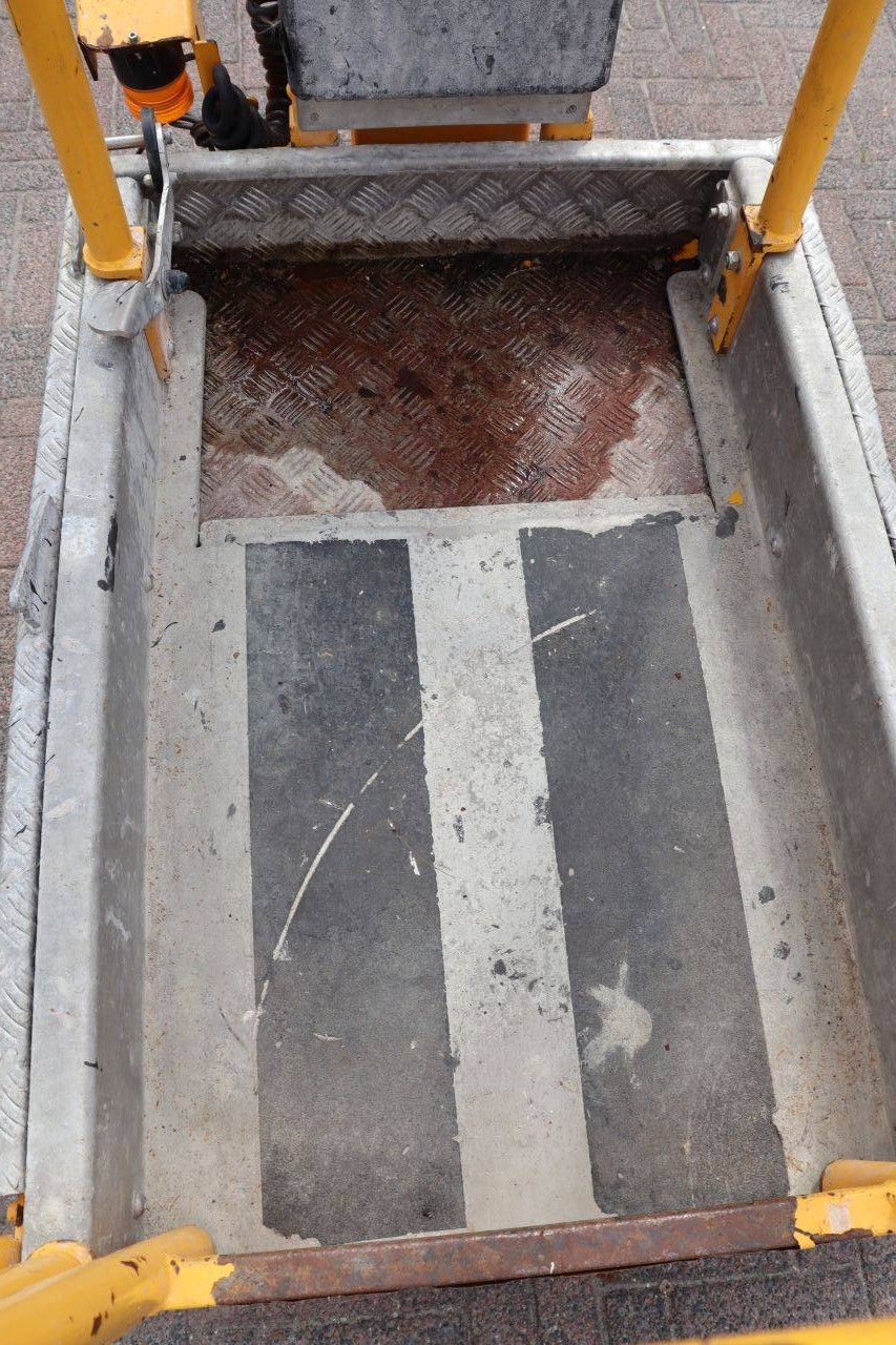 Electric Mast Lift 200kg