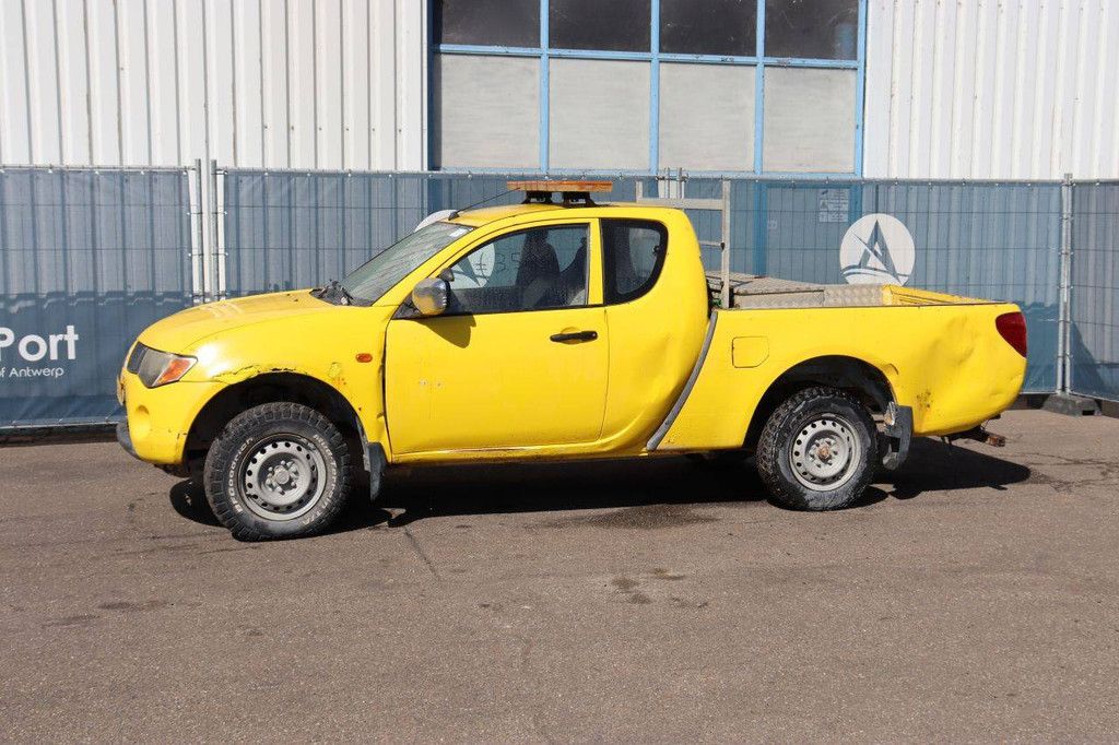 Pick Up Mitsubishi L200 CLUB CAB 4WD INVITE Diesel 136hp 2006