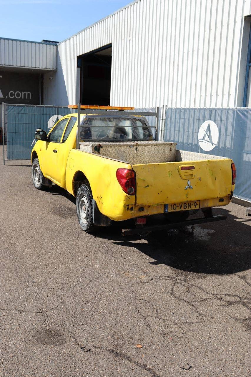 Pick Up Mitsubishi L200 CLUB CAB 4WD INVITE Diesel 136hp 2006