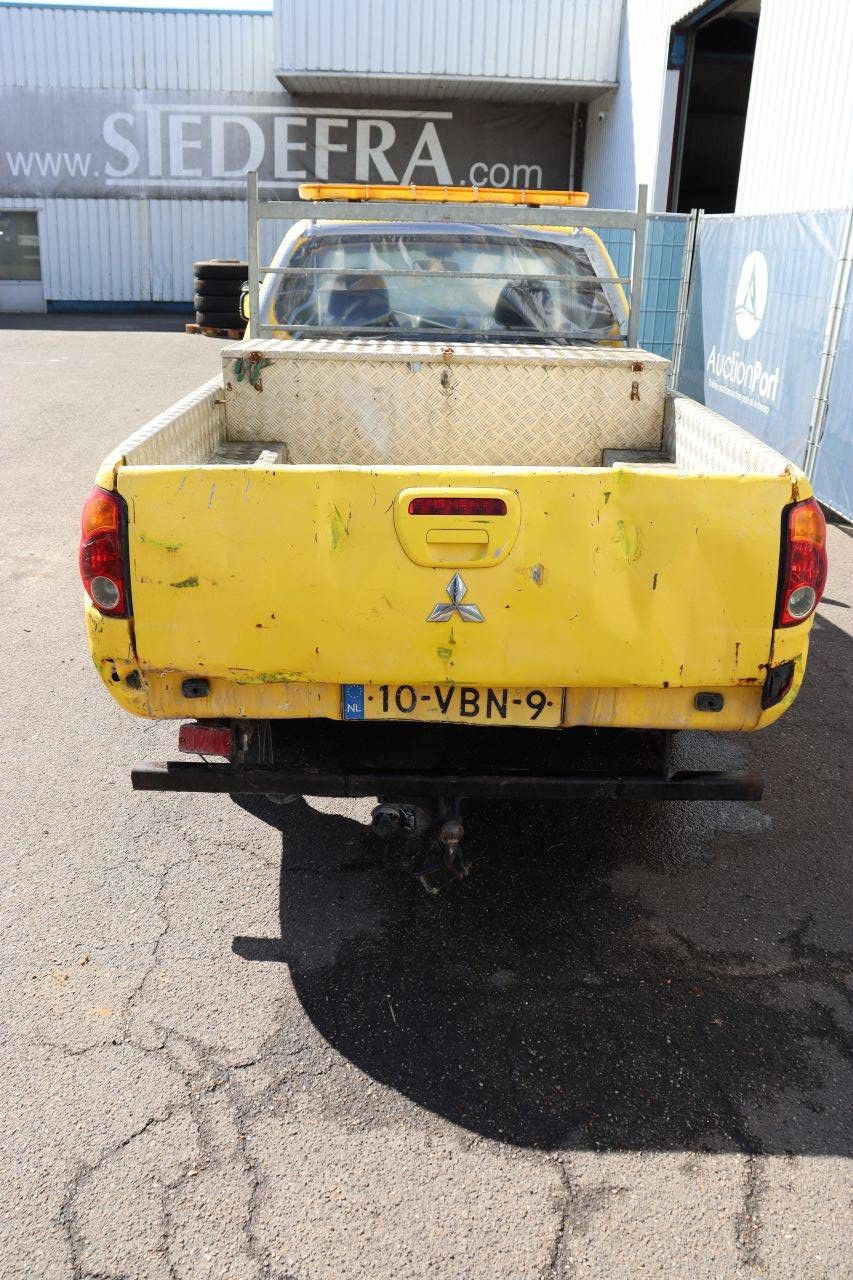 Pick Up Mitsubishi L200 CLUB CAB 4WD INVITE Diesel 136hp 2006