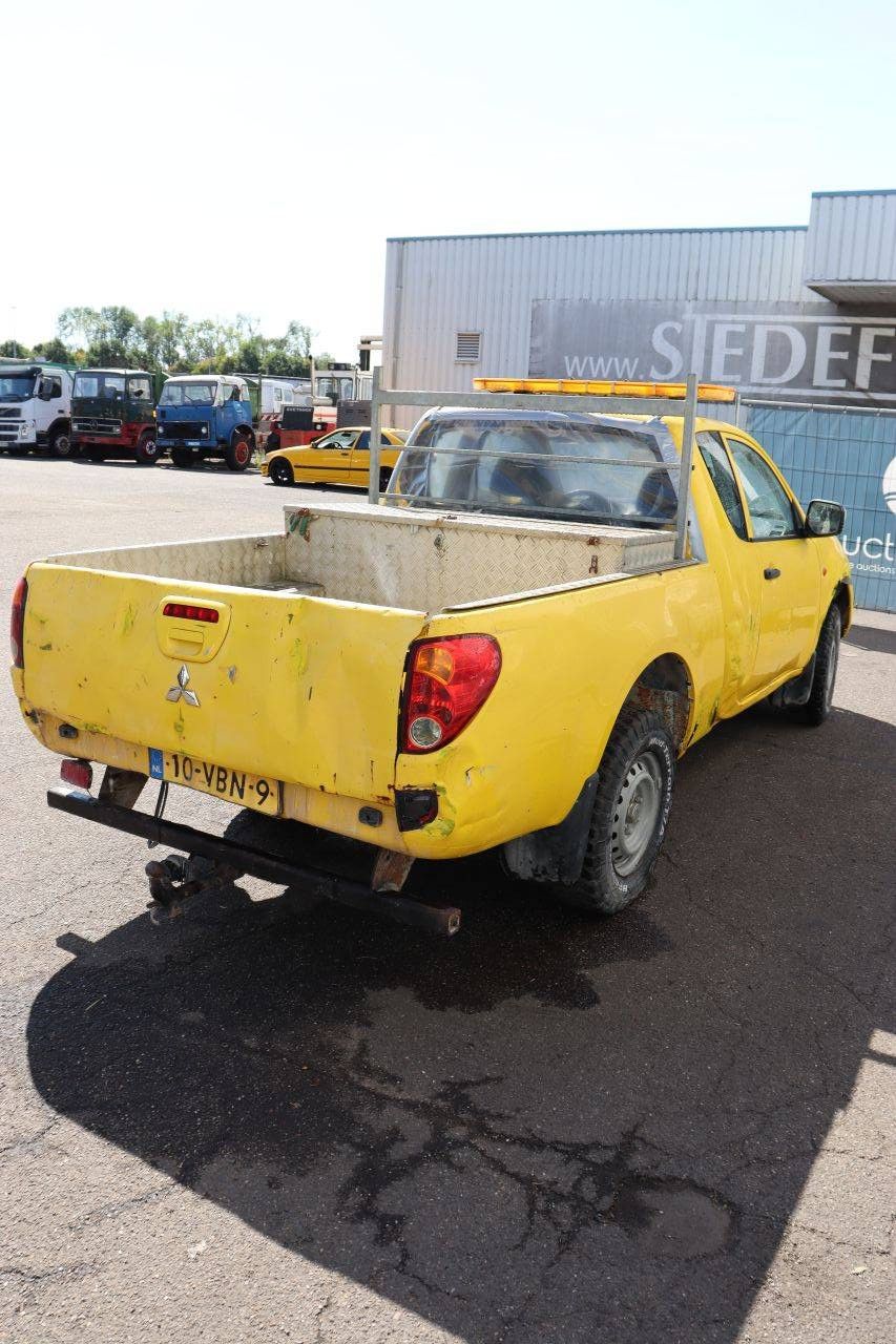 Pick Up Mitsubishi L200 CLUB CAB 4WD INVITE Diesel 136hp 2006