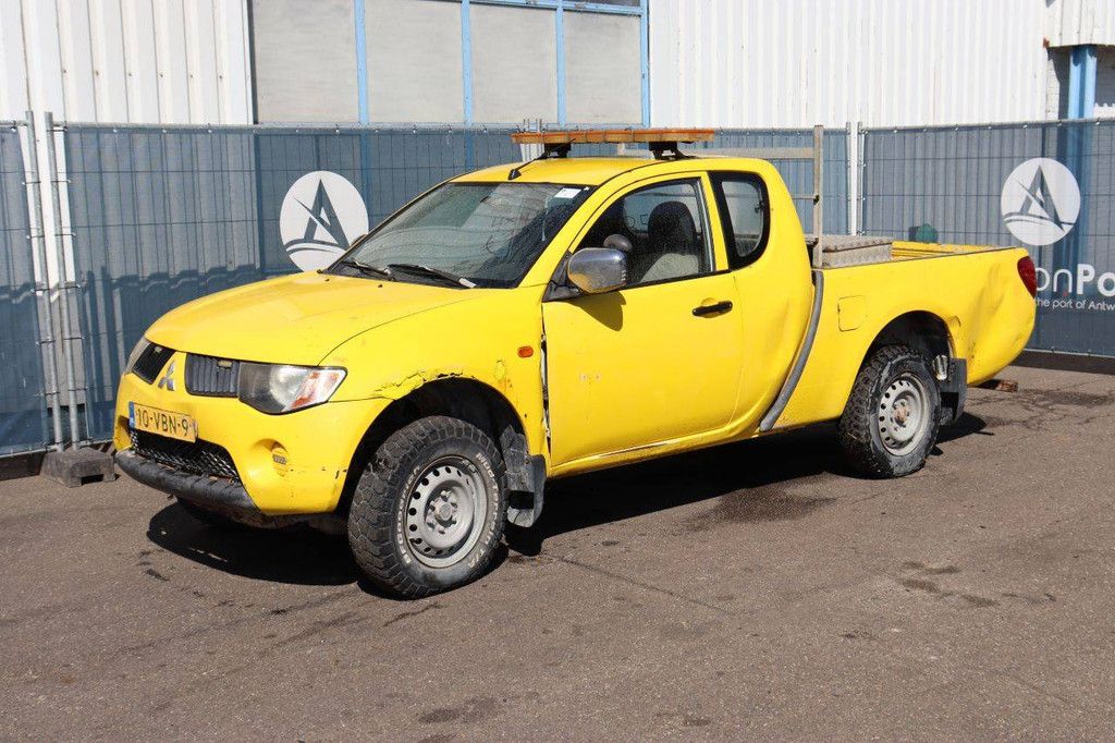 Pick Up Mitsubishi L200 CLUB CAB 4WD INVITE Diesel 136hp 2006
