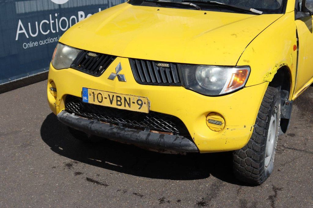 Pick Up Mitsubishi L200 CLUB CAB 4WD INVITE Diesel 136hp 2006