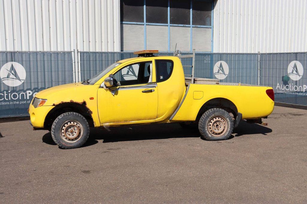 Pick Up Mitsubishi L200 CLUB CAB 4WD INVITE Diesel 136hp 2007