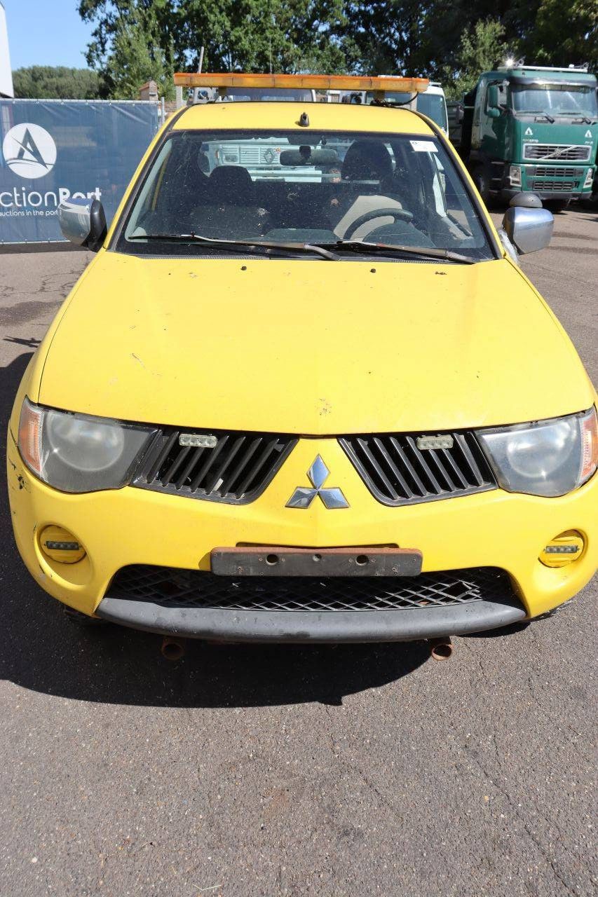 Pick Up Mitsubishi L200 CLUB CAB 4WD INVITE Diesel 136hp 2007