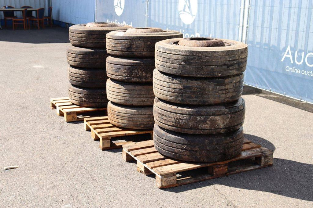 Batch of tires on rims, 12 pieces