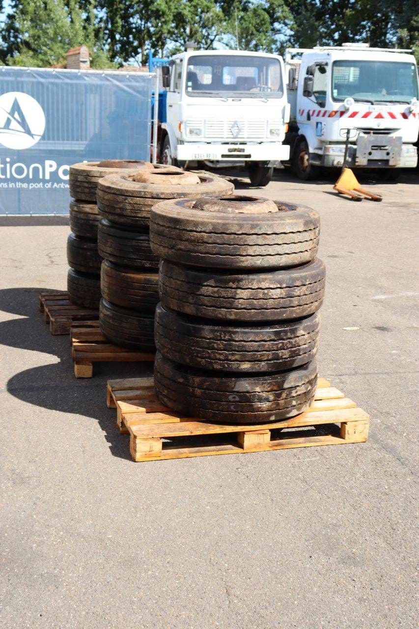 Batch of tires on rims, 12 pieces