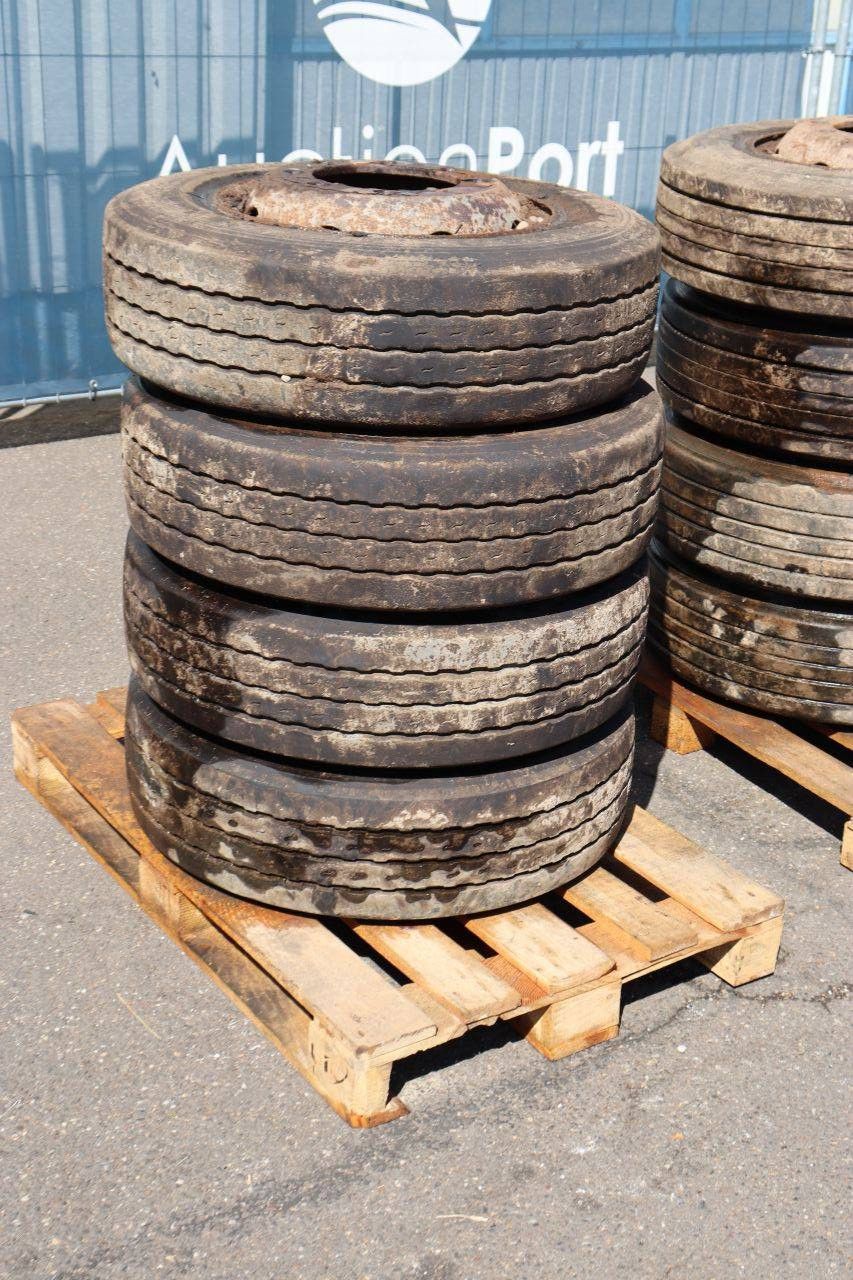 Batch of tires on rims, 12 pieces