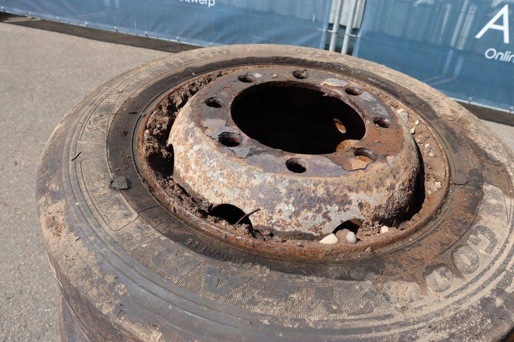 Batch of tires on rims, 12 pieces