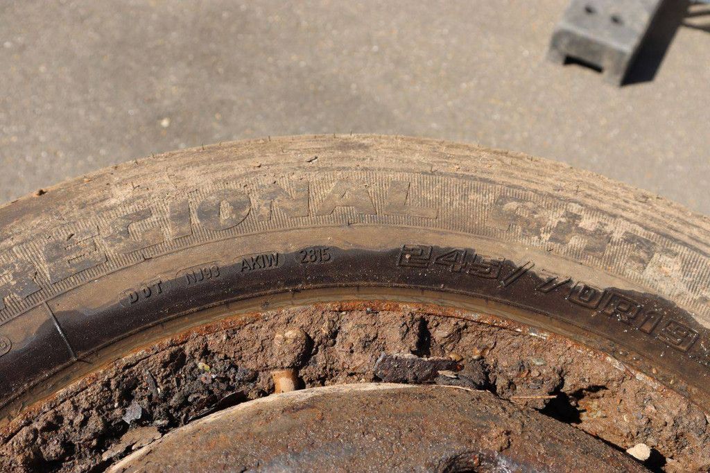 Batch of tires on rims, 12 pieces