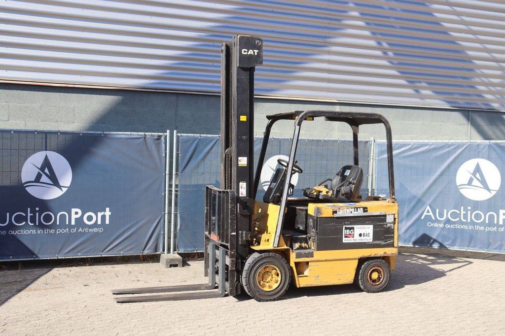 Caterpillar F50DSA Electric Forklift 1765kg 6.6m 1996