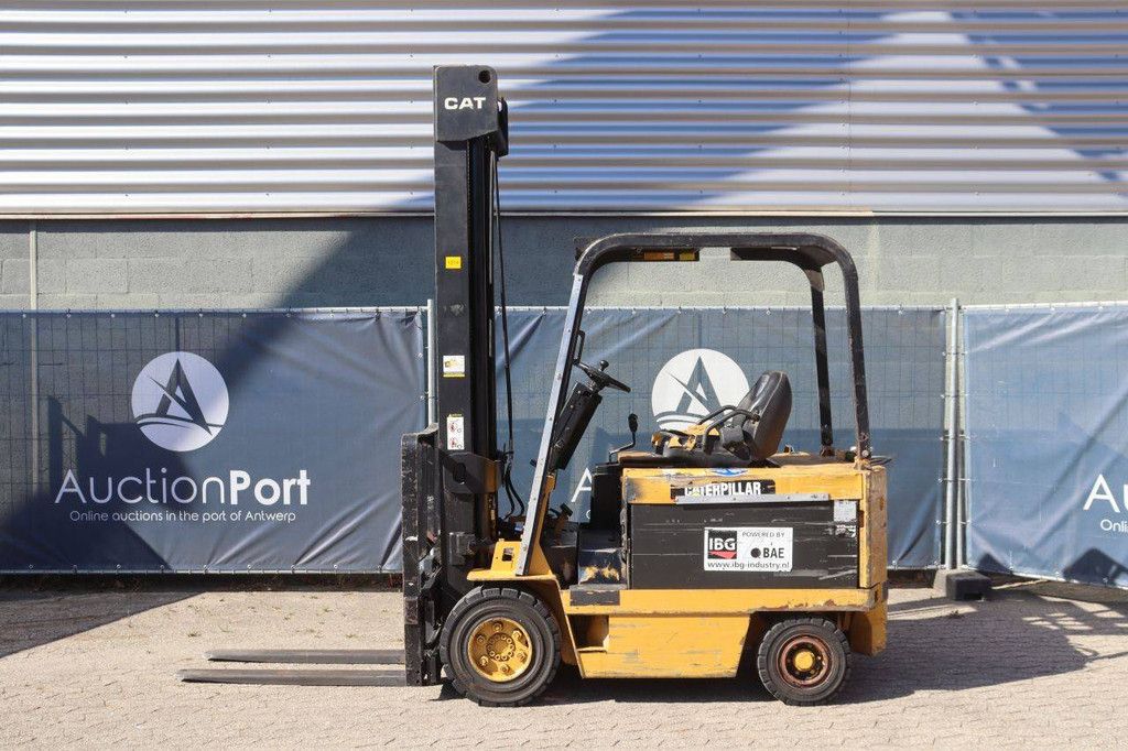 Caterpillar F50DSA Electric Forklift 1765kg 6.6m 1996