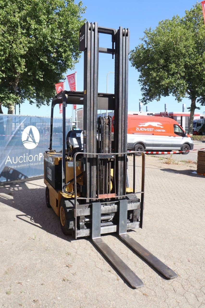 Caterpillar F50DSA Electric Forklift 1765kg 6.6m 1996