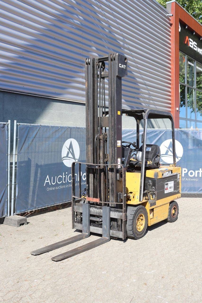 Caterpillar F50DSA Electric Forklift 1765kg 6.6m 1996
