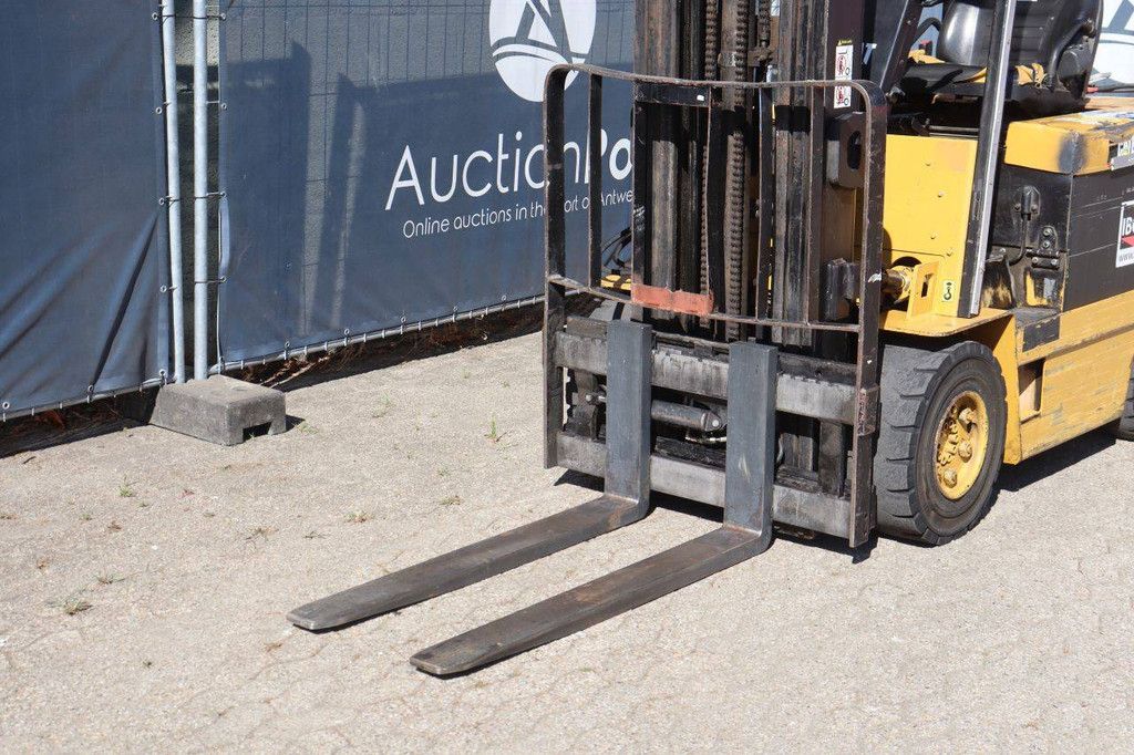 Caterpillar F50DSA Electric Forklift 1765kg 6.6m 1996