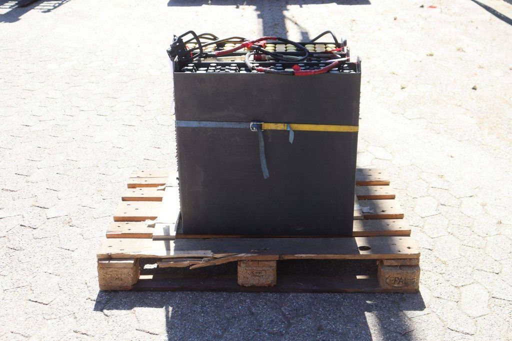 Set of 3 battery stackers