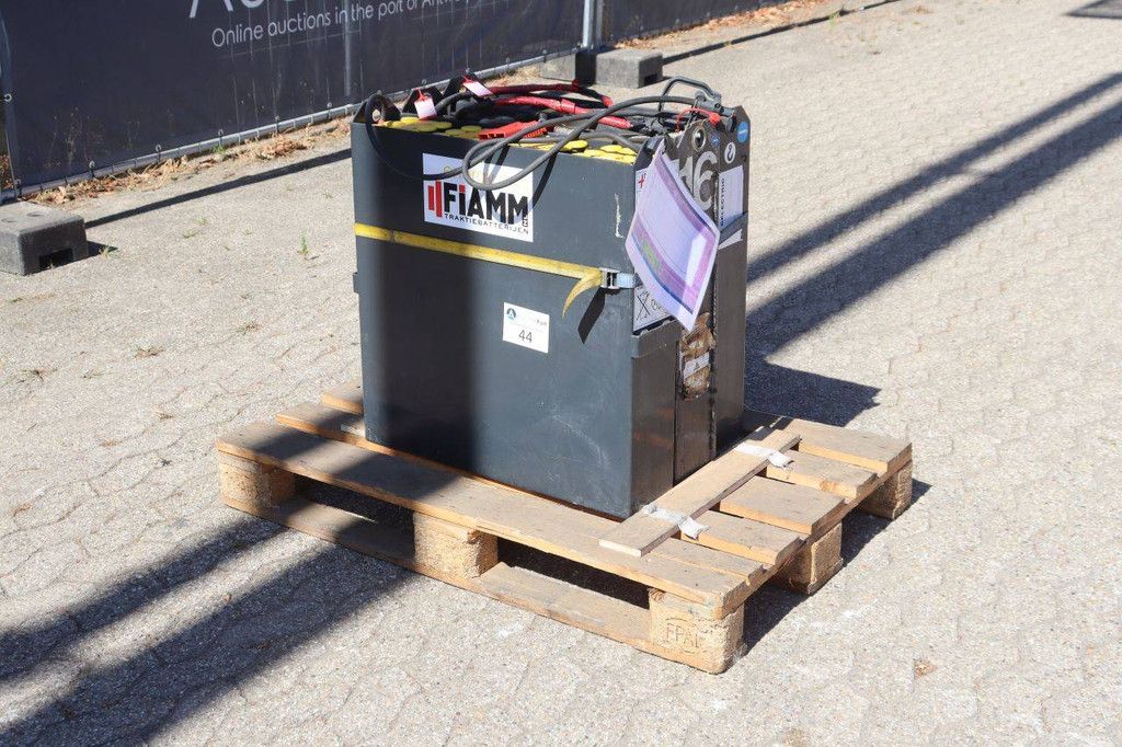 Set of 3 battery stackers