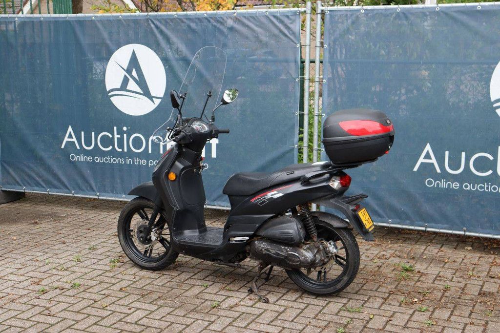 Peugeot Tweet Petrol Scooter 2012