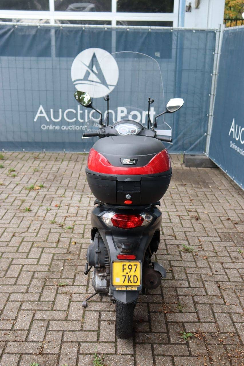 Peugeot Tweet Petrol Scooter 2012
