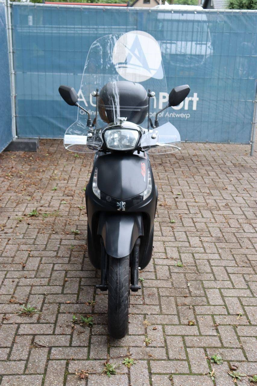 Peugeot Tweet Petrol Scooter 2012