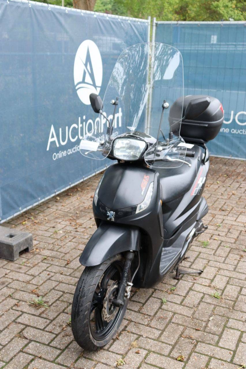 Peugeot Tweet Petrol Scooter 2012