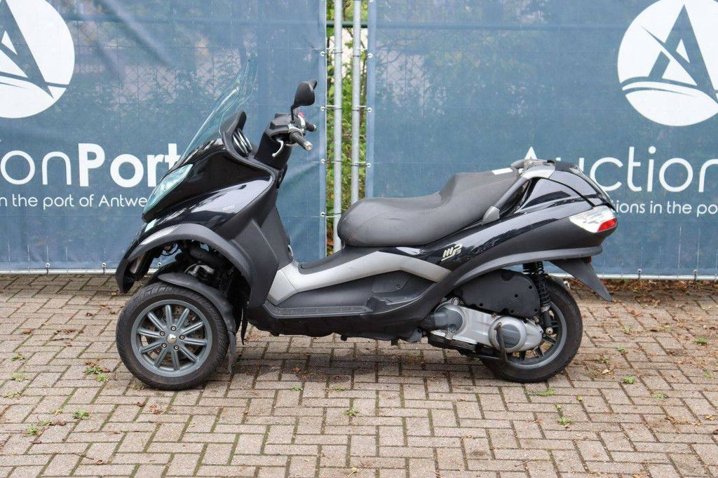 Scooter Piaggio M47301 Petrol 2007