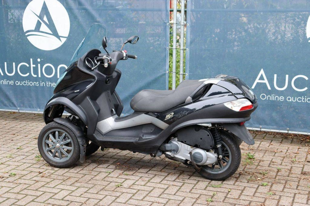 Scooter Piaggio M47301 Petrol 2007