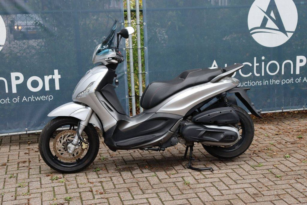Scooter Piaggio Beverly 350 Petrol 2019