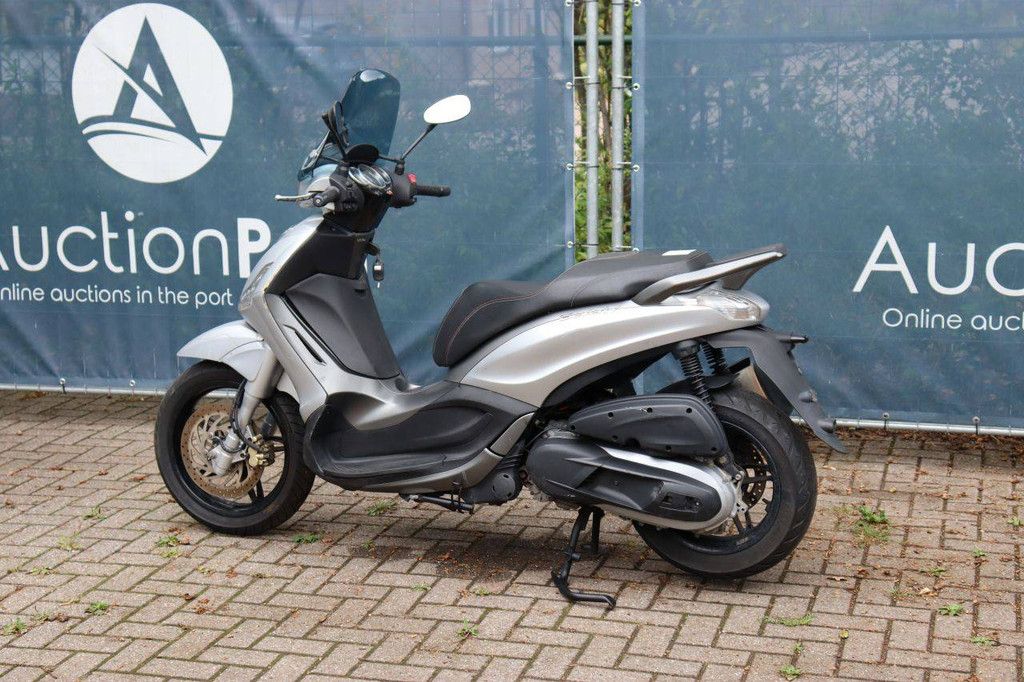 Scooter Piaggio Beverly 350 Petrol 2019