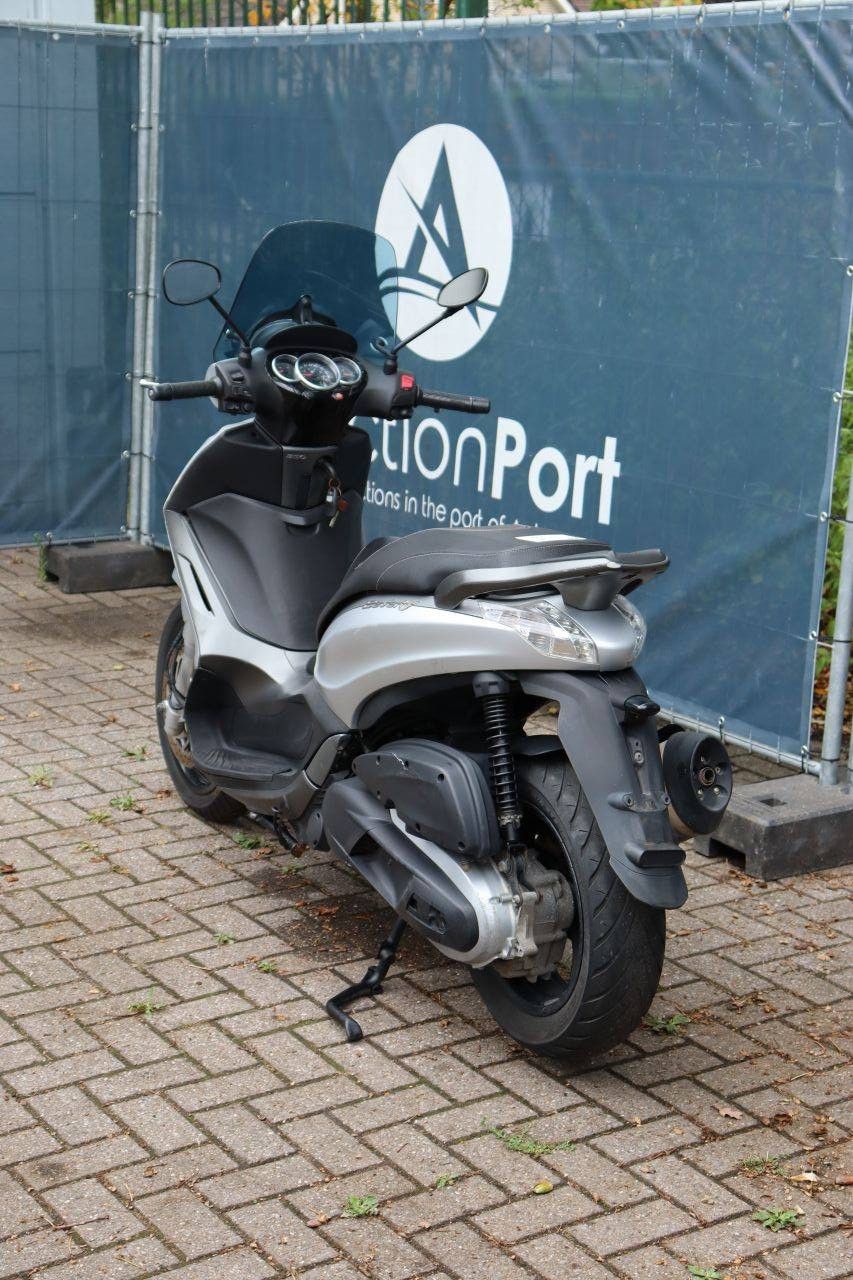 Scooter Piaggio Beverly 350 Petrol 2019