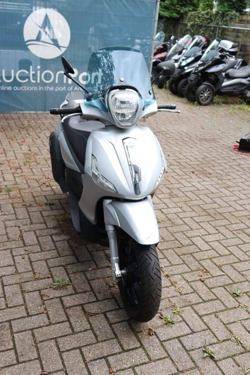 Scooter Piaggio Beverly 350 Petrol 2019