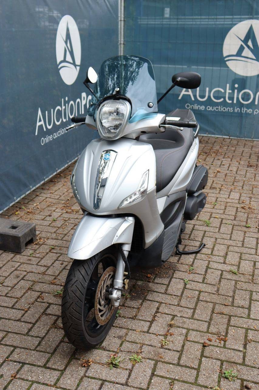 Scooter Piaggio Beverly 350 Petrol 2019