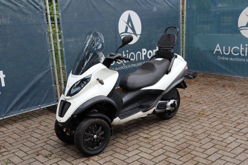 Scooter Piaggio M64 Petrol 2010