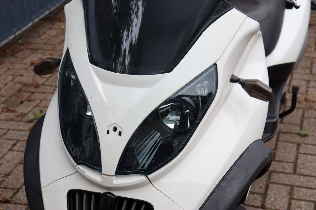 Scooter Piaggio M64 Petrol 2010